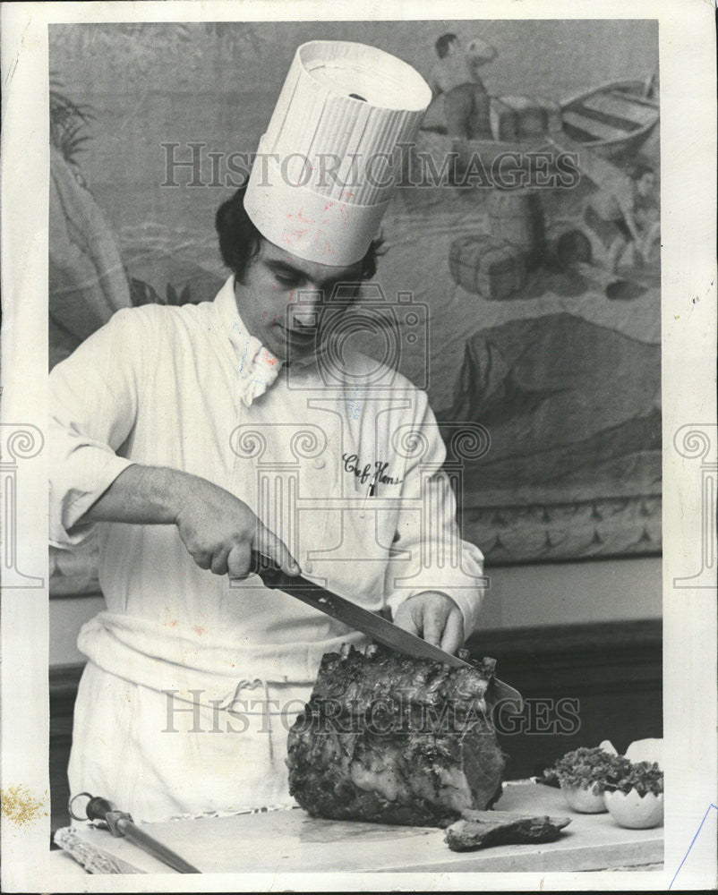 1979 Press Photo Lawry Chef Hans cooking carving meat Claudia O&#39;Brien beef - Historic Images