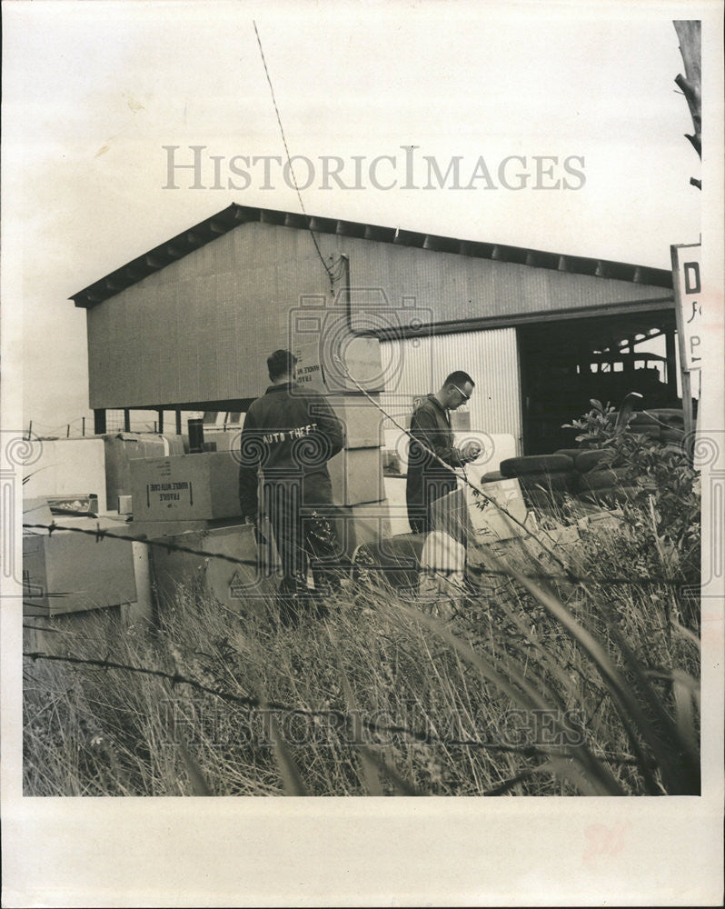 1965 Press Photo Orion Cargo Ship Police Inspection Florida Coast - Historic Images