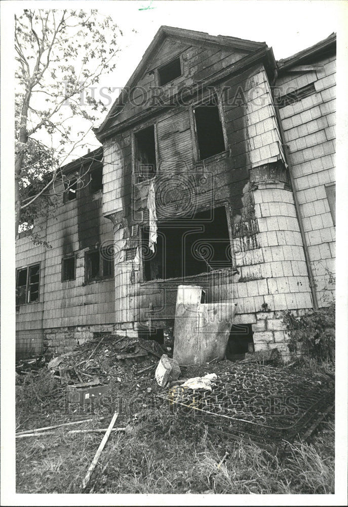 1980 Press Photo Fire Brick Wood Home Killing Children - Historic Images