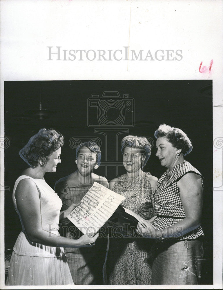 1956 Press Photo Sweet Adelines Chorus Contest Mrs Joseph Griffith Miss Barbara - Historic Images