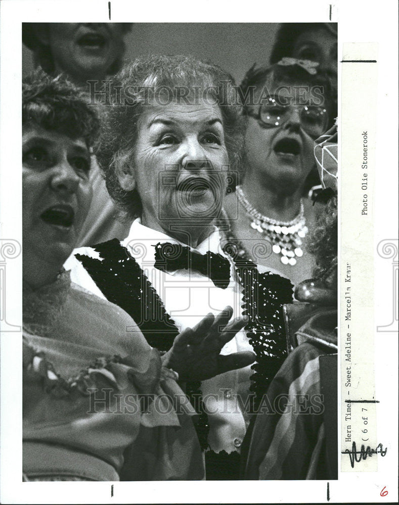 1990 Press Photo Sweet Adeline musical group Marcella Kraus entertainer - Historic Images