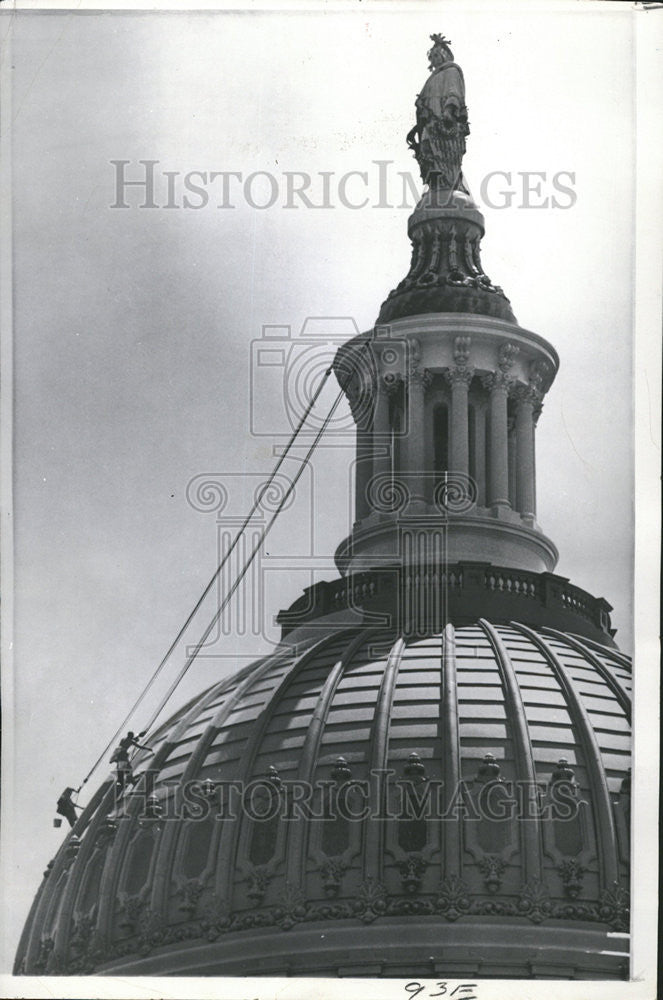 1960 Press Photo White Coat cables strung Statue Freedom swish Capital Dam Paint - Historic Images