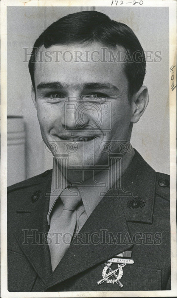 1971 Press Photo PFC Jesse Charles Fenton May Be Small Stature Didnt Faze - Historic Images