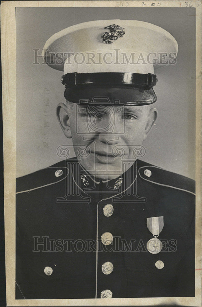 1971 Press Photo Grant Brown Military Performance Driver Year - Historic Images