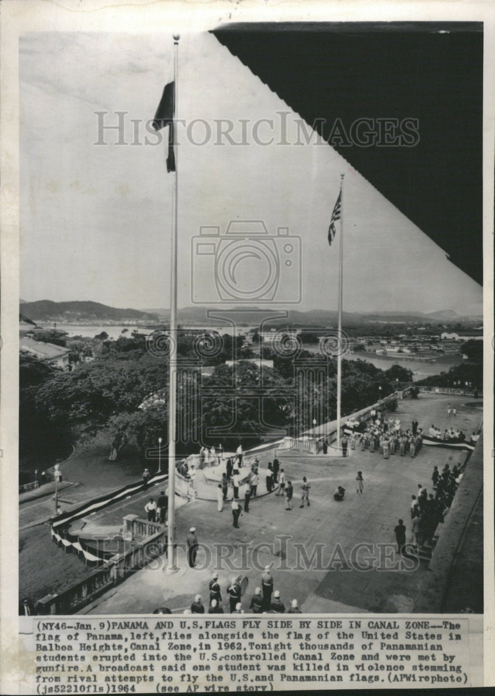 1976 Press Photo Panamanian American Flag - Historic Images