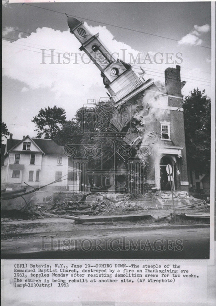 1963 Press Photo The Steeple of Emmanuel Baptist Church Destroyed by Fire. - Historic Images