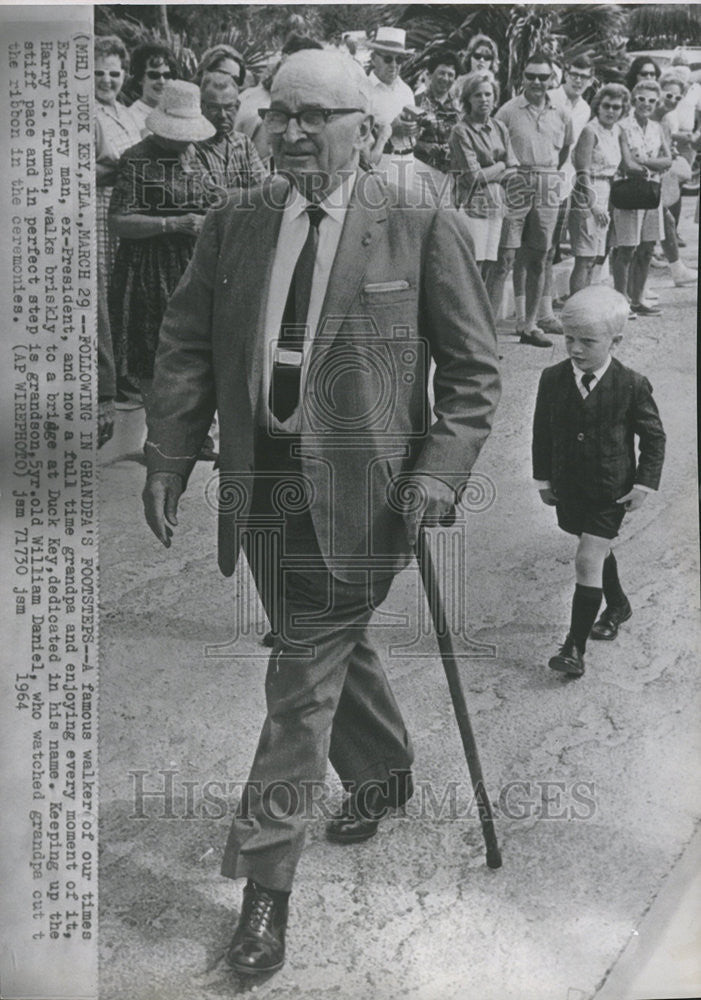 1964 Press Photo Ex Rrtillery Man Ex President - Historic Images