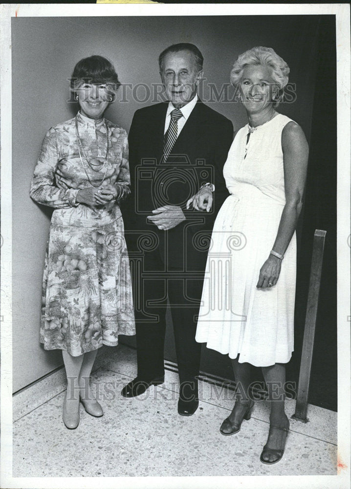 1977 Press Photo Mrs David Touff Gerald ~atarshy Detroit society event - Historic Images