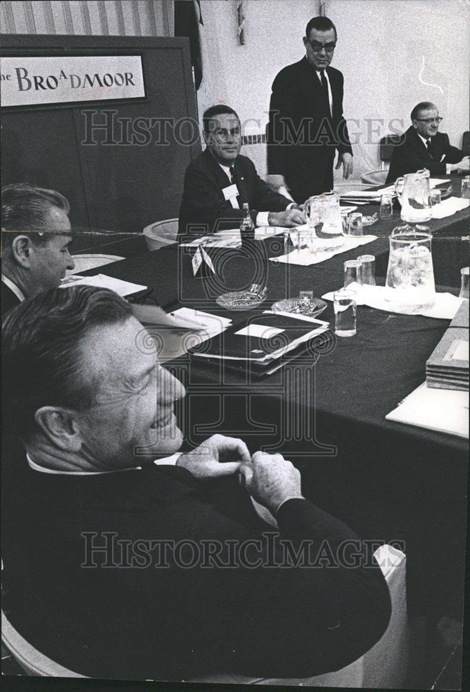 1966 Press Photo Government Nelson Rockefeller New York Chair Brood Moor Hotel - Historic Images