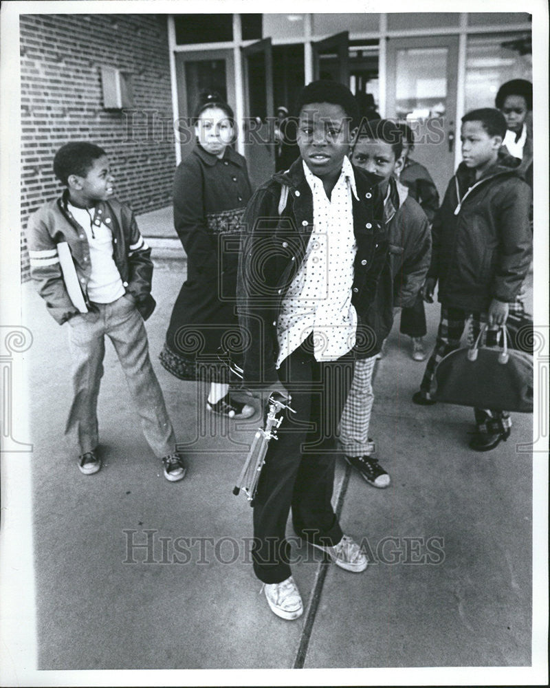 1974 Press Photo Denver School Integration Africa Children Pose Daune Howell - Historic Images