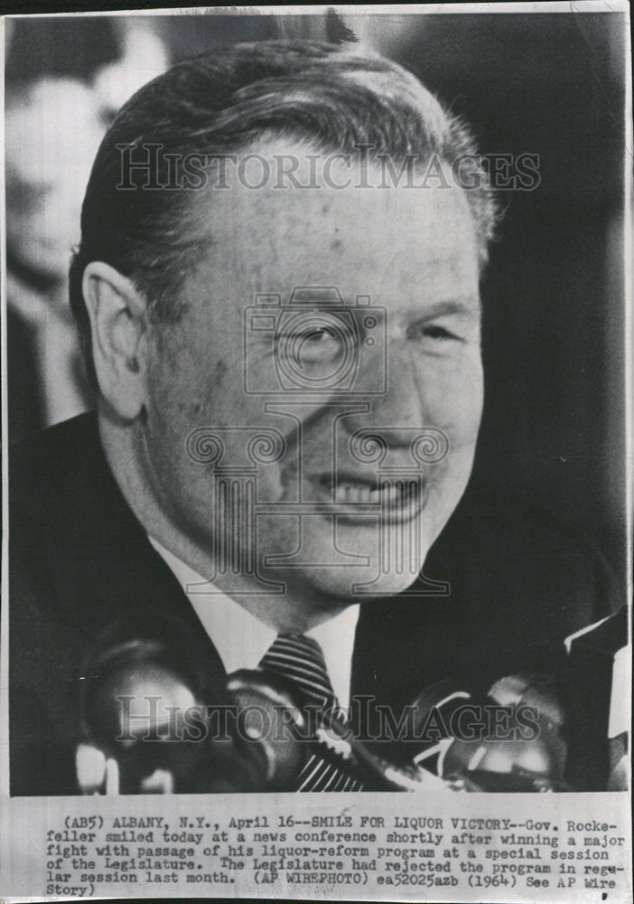 1964 Press Photo Albany Rockefeller news conference Liquor Victory Legislature - Historic Images