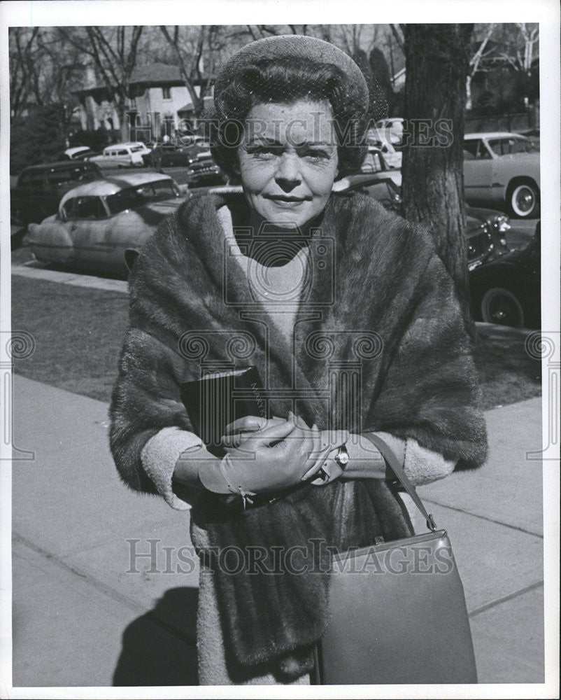 1960 Press Photo Mrs Melvin Roberts New Chairman American City Opera Chicago - Historic Images