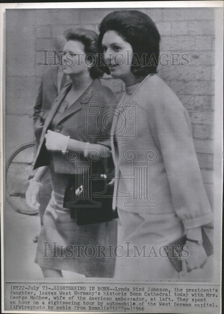 1966 Press Photo Lynda Bird Johnson West Germany Bonn Cathedral George McGhee - Historic Images