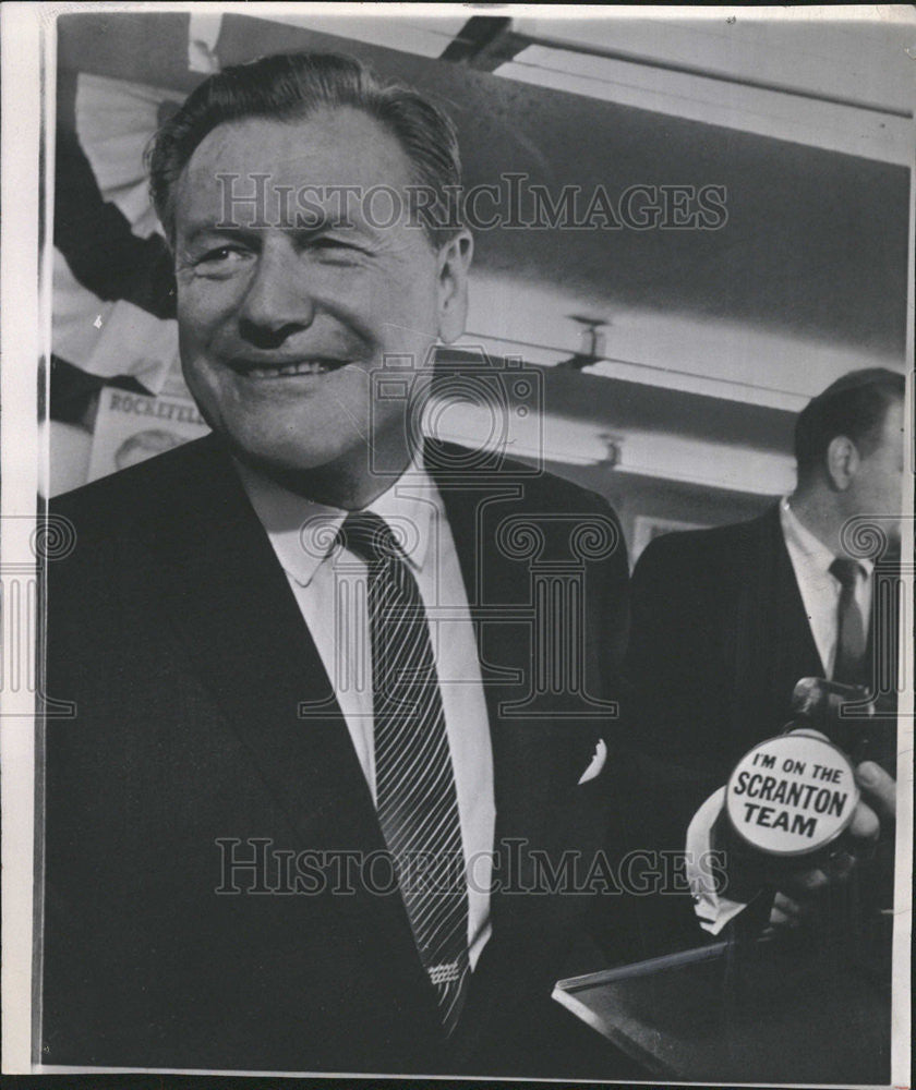 1964 Press Photo Nelson Rockefeller, New York governor withdrew as presidential - Historic Images