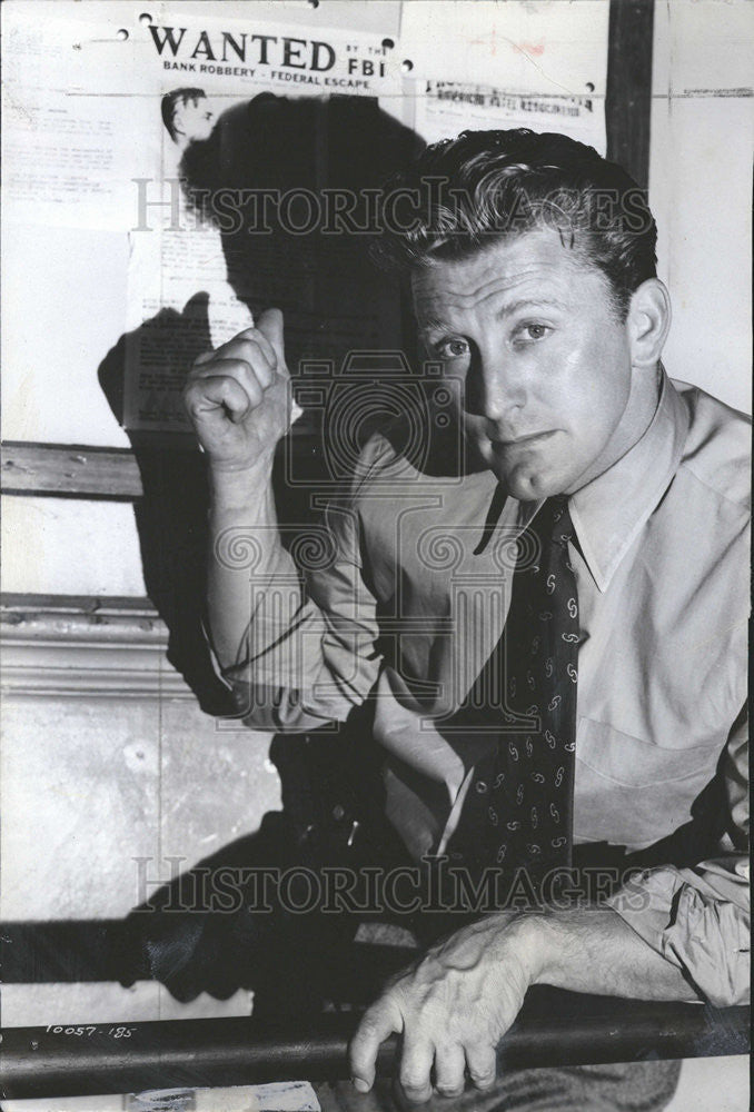 1954 Press Photo Denham Kirk Douglas Detective Story McLeod Movie star Film Sum - Historic Images