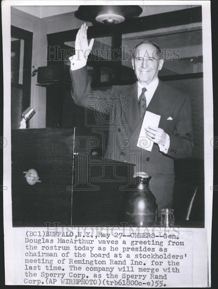 1955 Press Photo Gen. Douglas McArthur chairman of the board of Remington Rand I - Historic Images