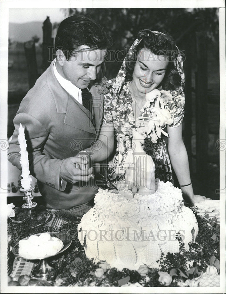 1940 Press Photo Screen Actors Children Noah Berry Bride Jones Cut Wedding Cake - Historic Images