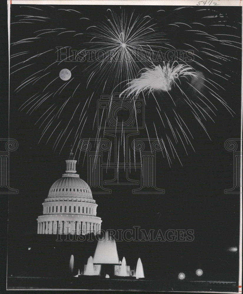 1966 Press Photo The sky above the Capitol in Washington, D.C. - Historic Images
