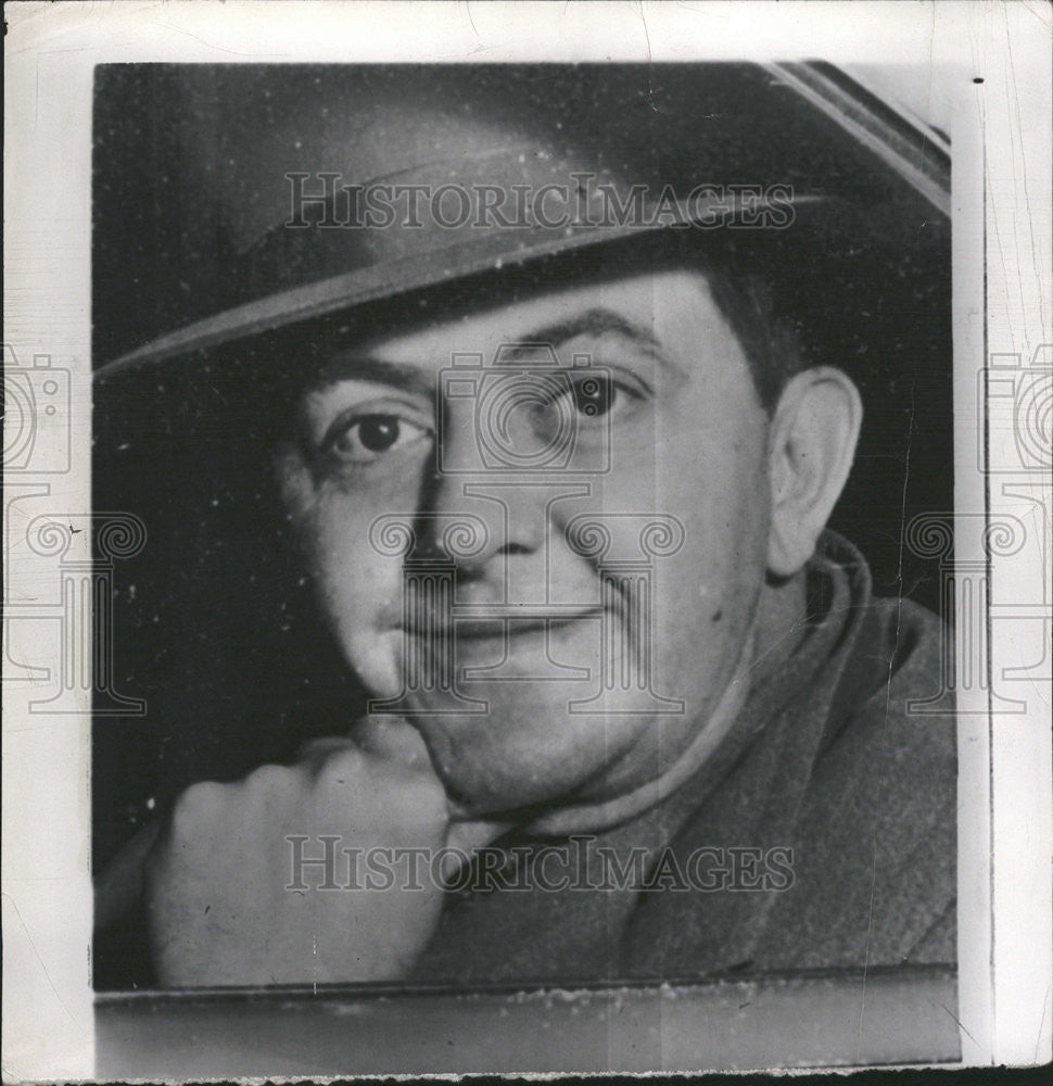 1955 Press Photo Hoodlum Donald Ritchie Riding Car Back Seat - Historic Images