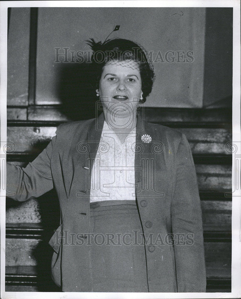 1954 Press Photo Betty White Donald Ritchie Hoodlum Wife - Historic Images