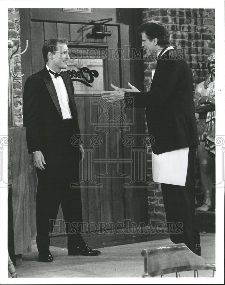 1992 Press Photo Woody Harrelson, Ted Danson in NBC TV Cheers - Historic Images