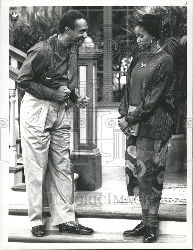 1990 Press Photo Pam Erika Alexander seal Bill Cosby Cliff Huxtable - Historic Images