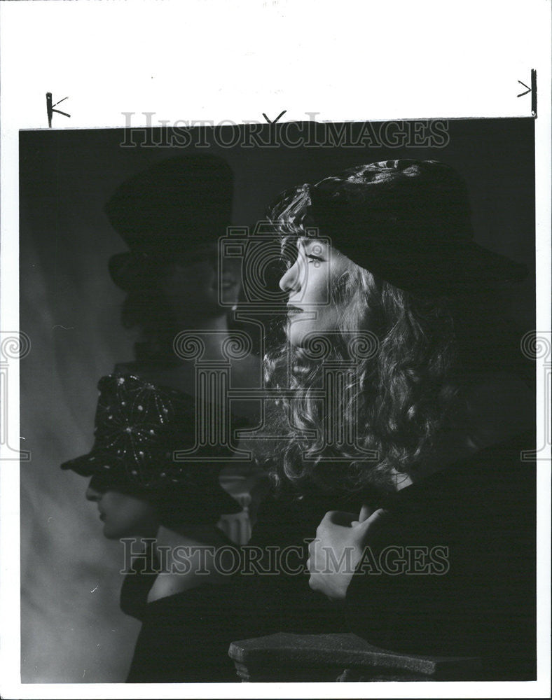 1991 Press Photo Fashionable Hats - Historic Images