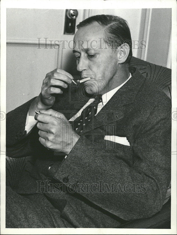 1936 Press Photo Harry Hopkins national administrator Los Angeles hotel suite - Historic Images