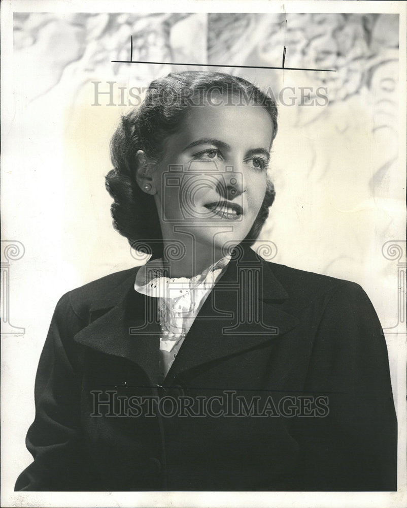 1946 Press Photo Mrs. Harry Hopkins Fashion Expert - Historic Images