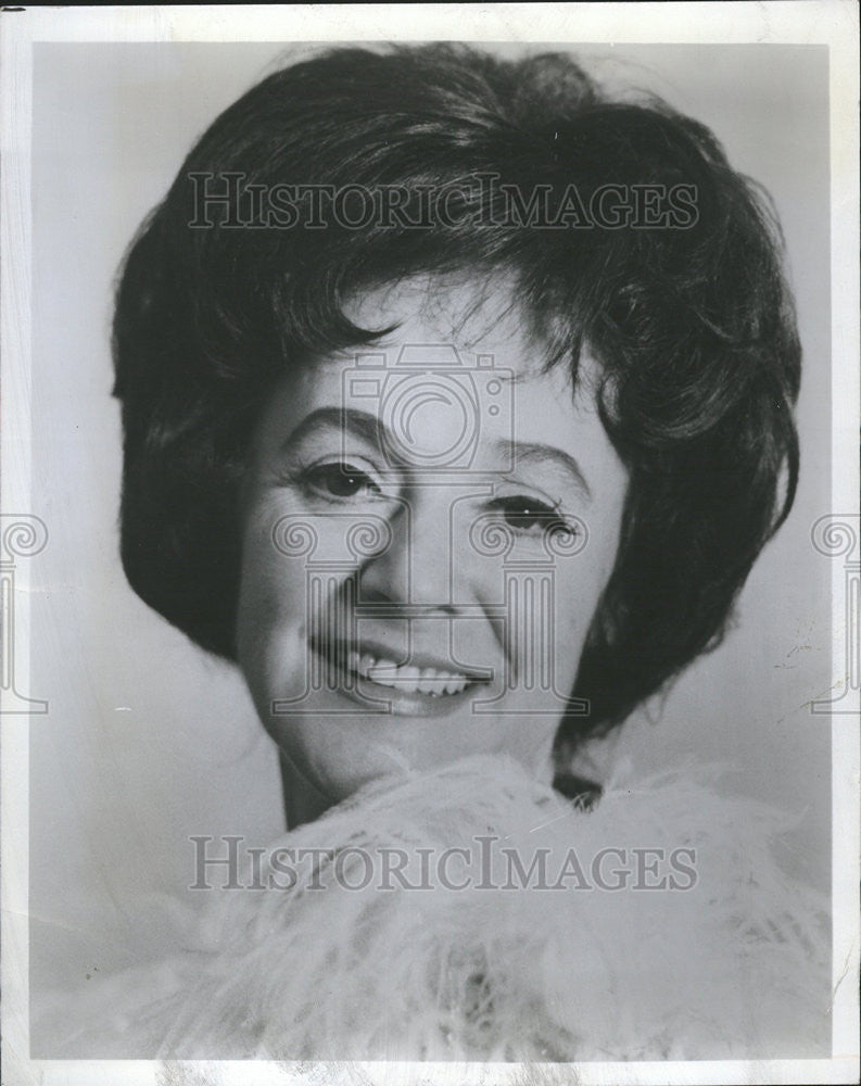 1975 Press Photo GisÃƒÆ’Ã‚Â¨le MacKenzie Television Program Your Hit Parade - Historic Images