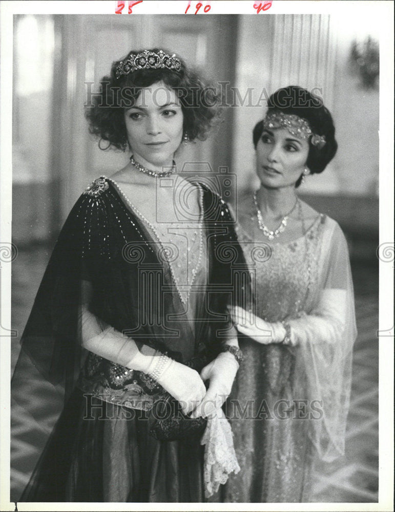 1986 Press Photo Amy Irving Suan Lucci American actress - Historic Images