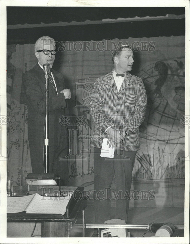 1964 Press Photo Chicago Mayor Daley Spirit Dying Morrison Hotel Sunday - Historic Images