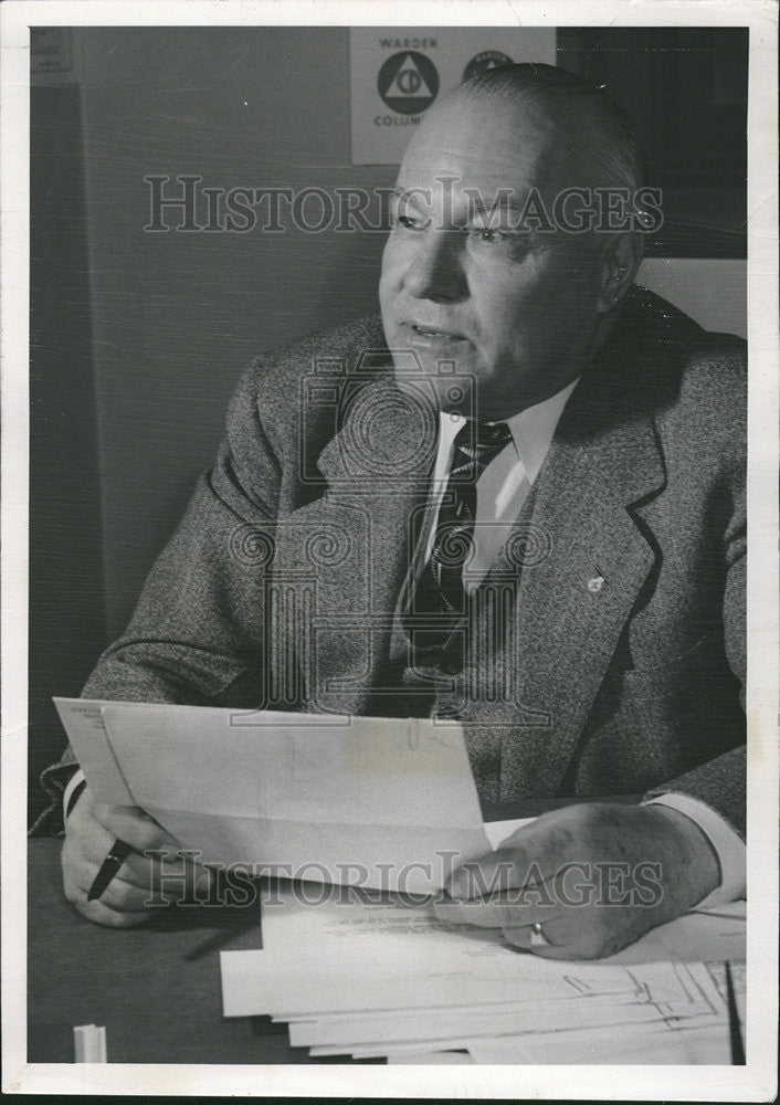 1951 Press Photo Lieutenant General Henry Larsen Civilian Populations war - Historic Images