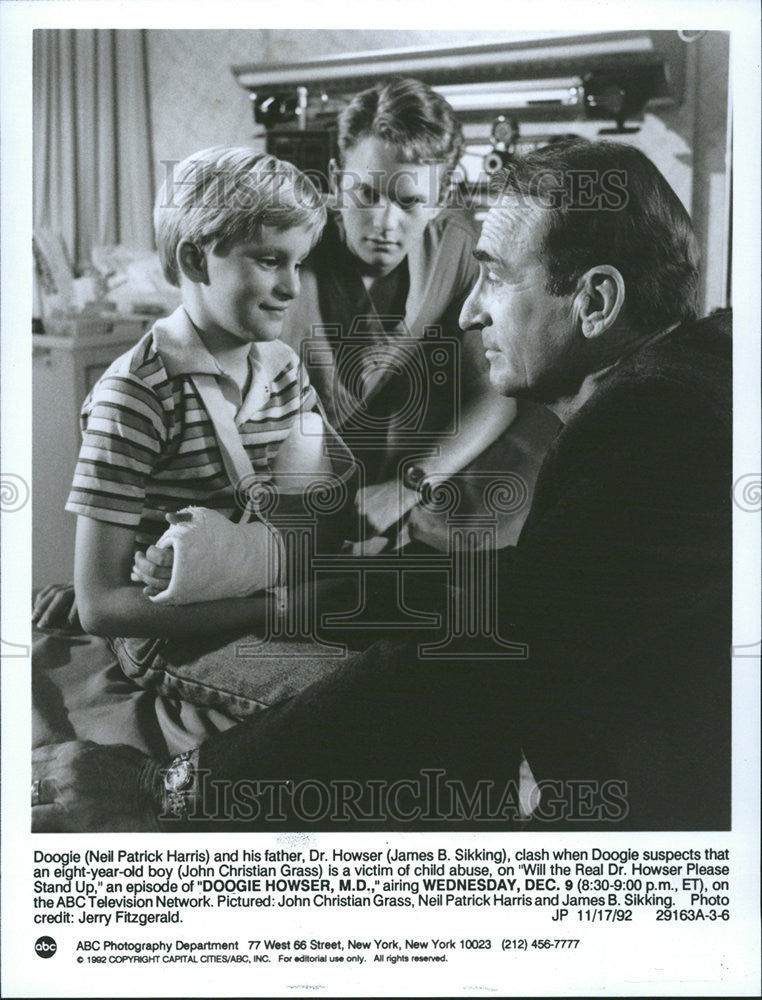 1992 Press Photo Doogie Howser clash Neil Patrick Harris James Sikking John - Historic Images