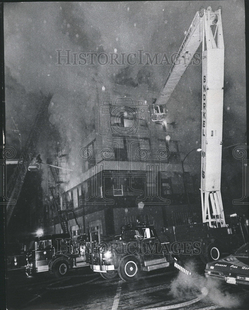 1972 Press Photo Firemen Snorkels Alarm Blaze Building Randolph - Historic Images