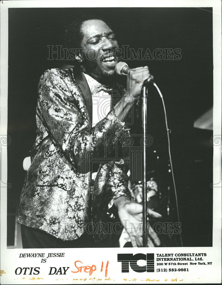 1985 Press Photo Vic Theater Musical DeWayne Jesse Otis Day Character Animal - Historic Images