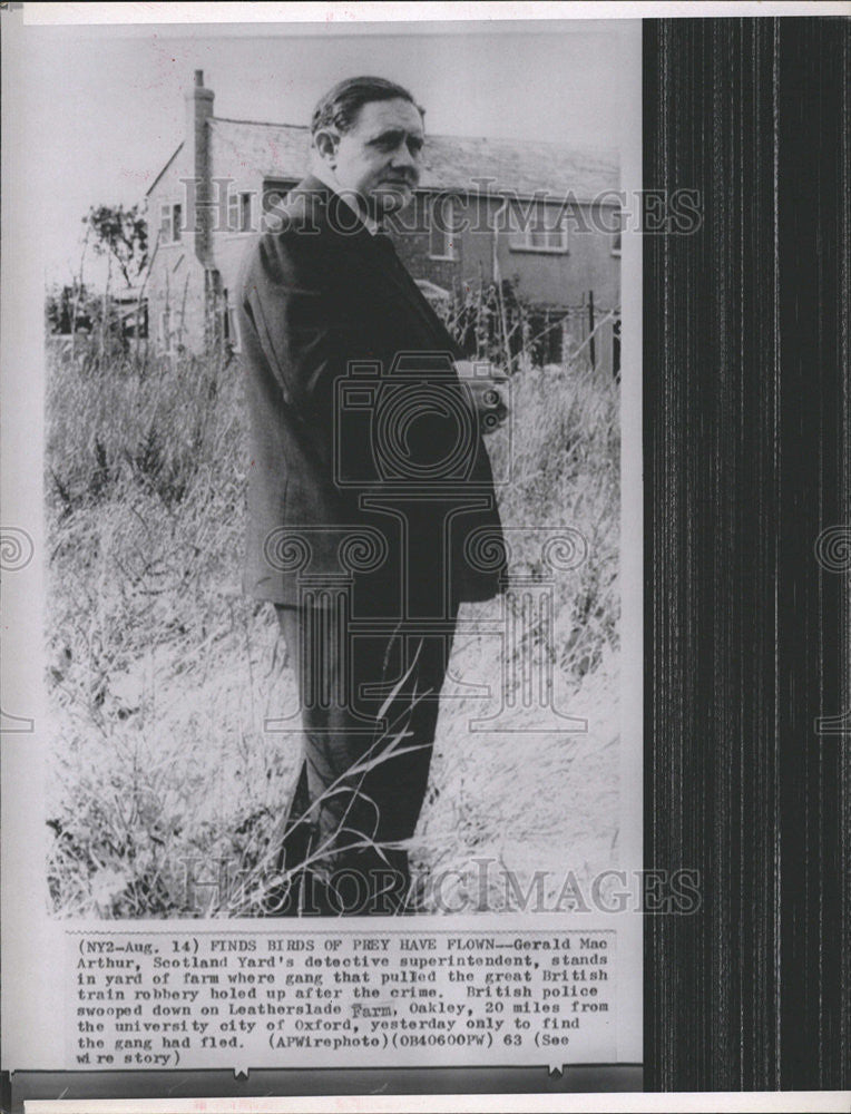 1963 Press Photo Detective Inspector Gerald MacArthur of Scotland Yard Investiga - Historic Images