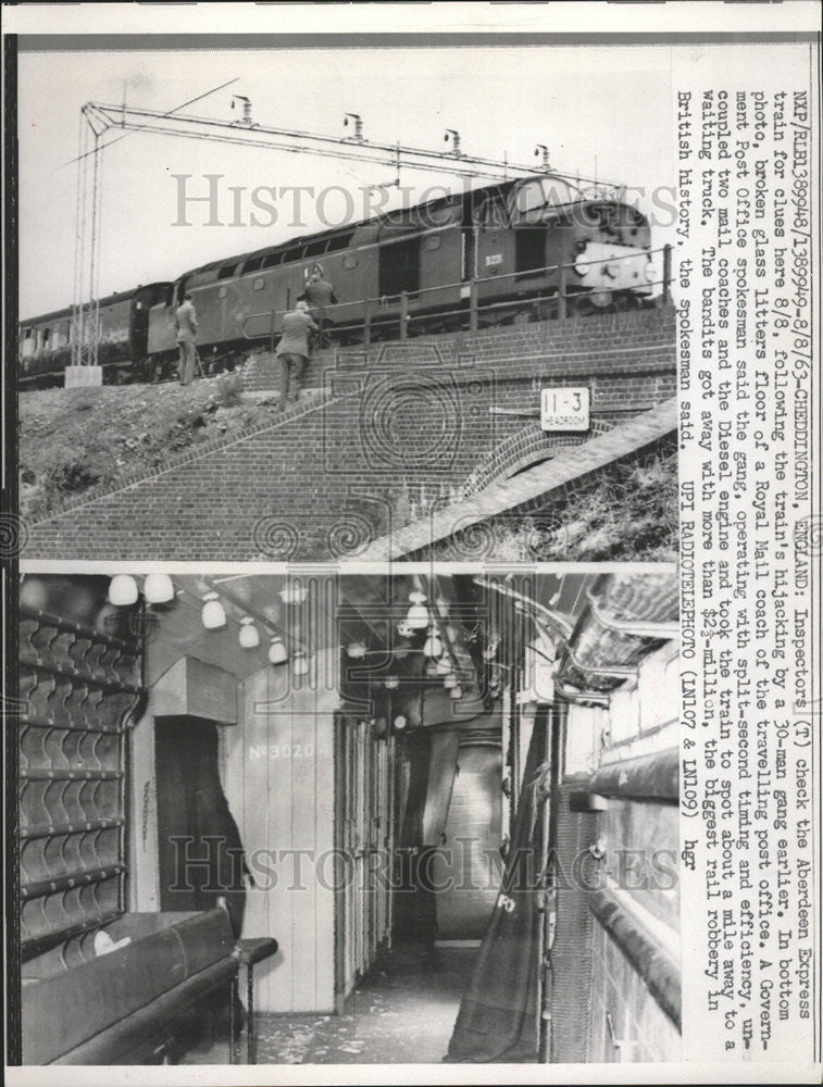 1963 Press Photo Inspectors Check The Aberdeen Express After Its Hijacking - Historic Images