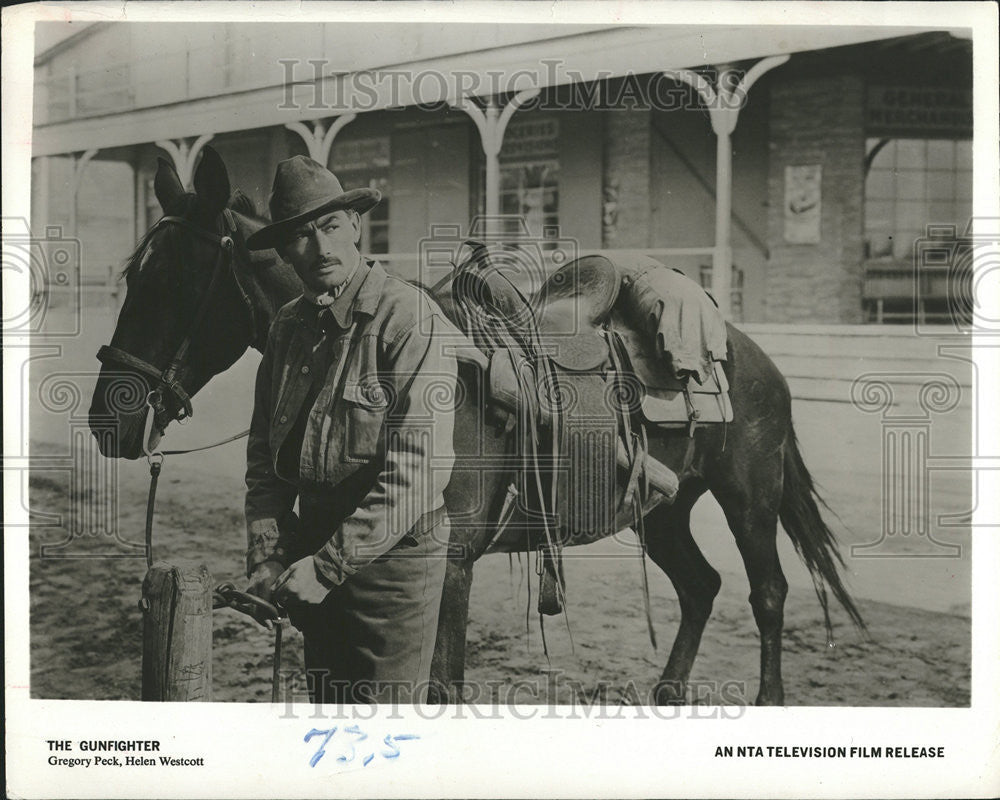 1964 Press Photo Television Film Gunfighter Gregory Peck Friend - Historic Images