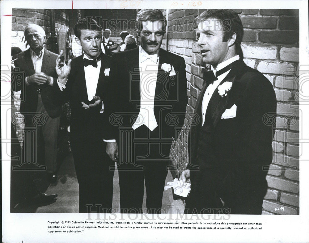 1975 Press Photo Funny Lady Film Tuxedo Men Talking Scene Actor McDowall - Historic Images