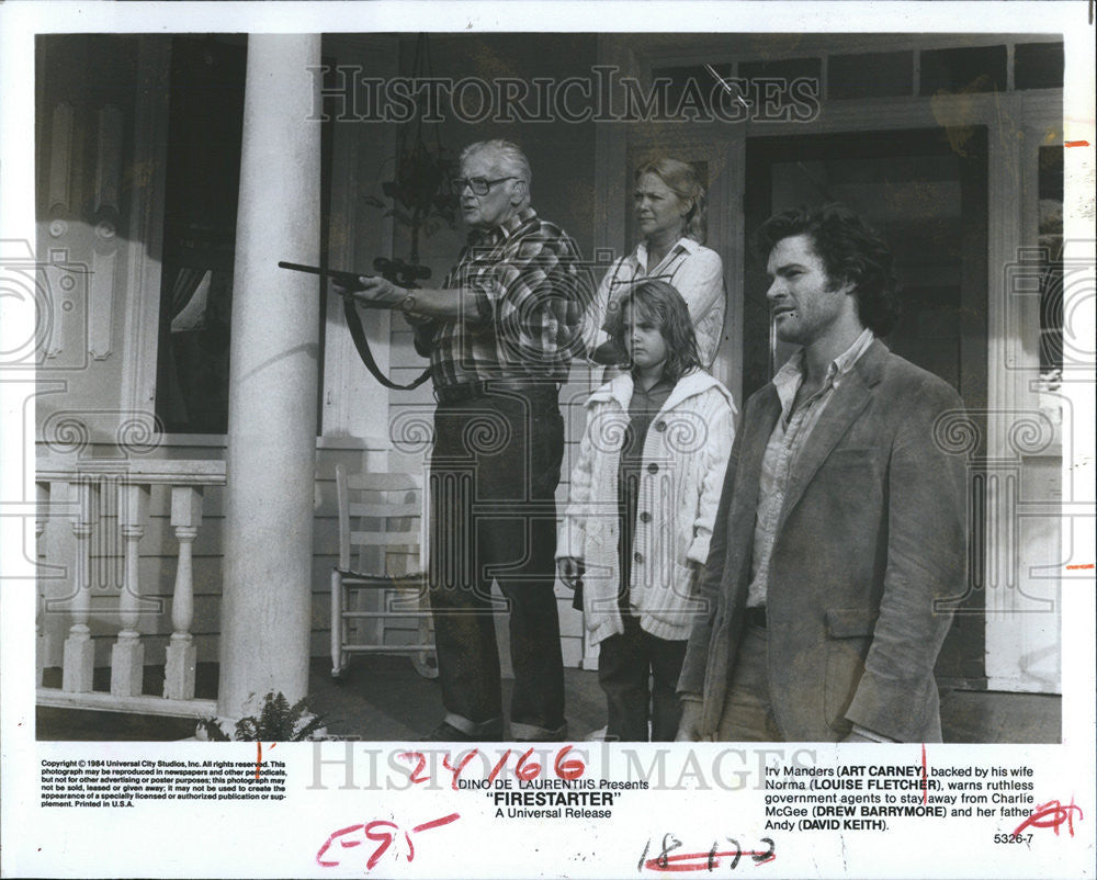 1984 Press Photo Drew Barrymore carney Louise Fletcher David Keith - Historic Images