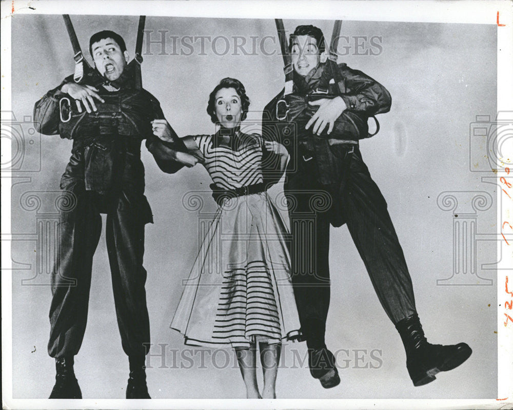 1952 Press Photo Martin Lewis Jumping Jacks - Historic Images