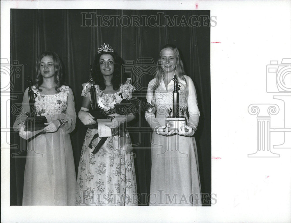 1973 Press Photo Florein paventi Martin Paventi Gulf high school Pasco Firemen - Historic Images