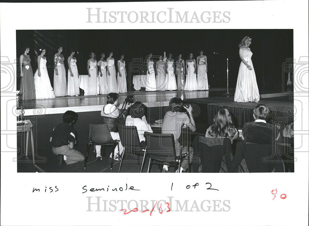 1981 Press Photo Leslie Ann Mills parades judges Miss Seminole decision Contest - Historic Images