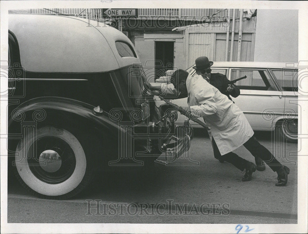 1964 Press Photo Miss Petersburg Junior chamber Member Slaster Awry Jaycees Gary - Historic Images