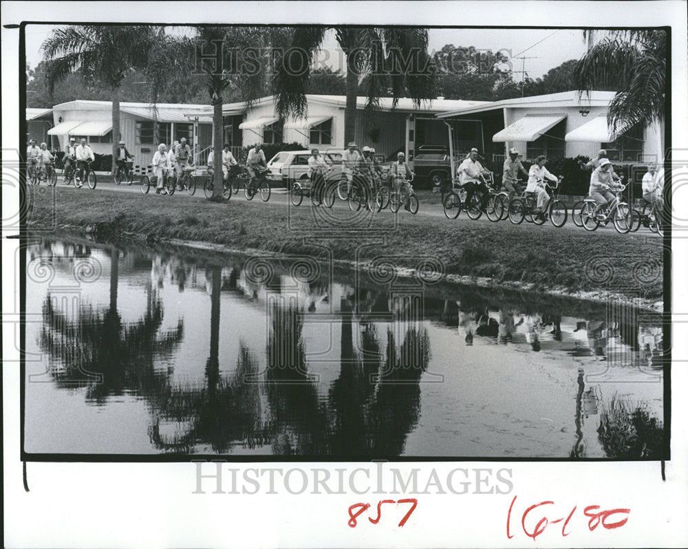 1982 Press Photo Community Bike Ride Gateway Mobile Home Park, St. Petersburg, F - Historic Images