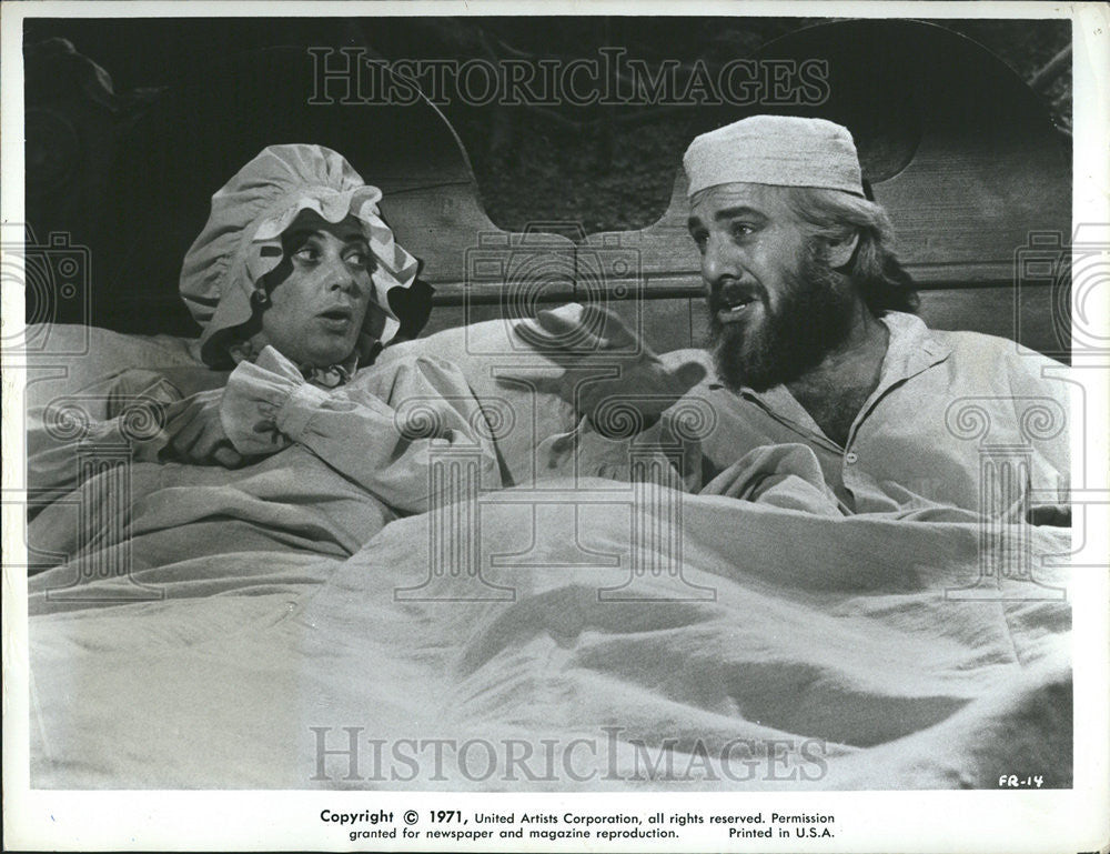 1971 Press Photo Tailor Motel Kamzoil Fiddler Roof Tevye Golde nightmare - Historic Images