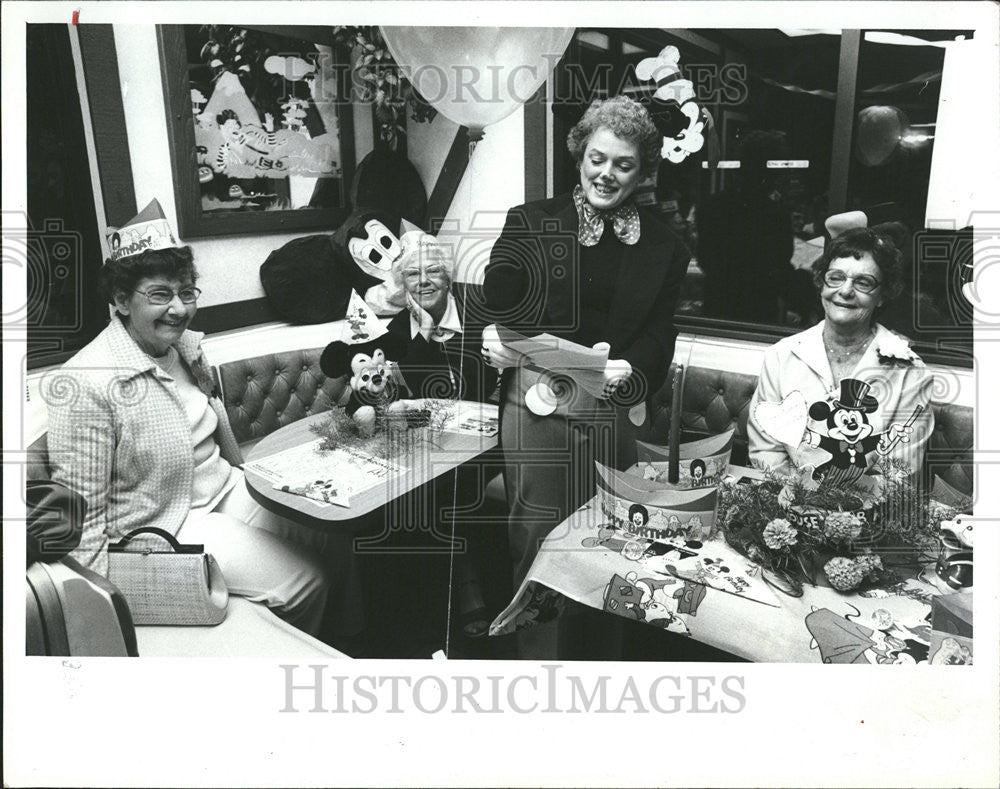 1981 Press Photo Mickey Mouse Character Club Birthday party Donald Duck Member - Historic Images