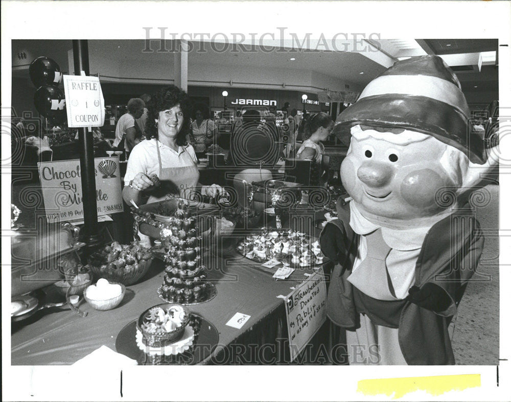 1988 Press Photo Michelle Palis kessbler En Michelle&#39;s Chocolate - Historic Images