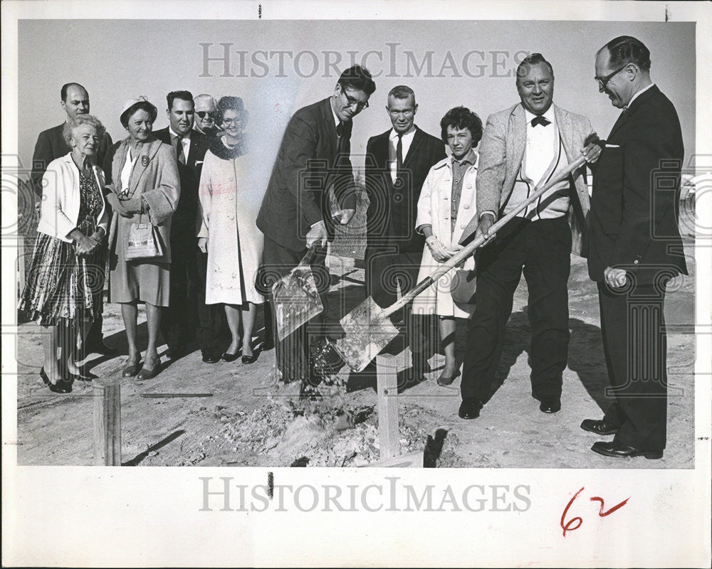 1963 Press Photo Gulfport Mayor William MacNeil Councilman Theodore Fussell - Historic Images